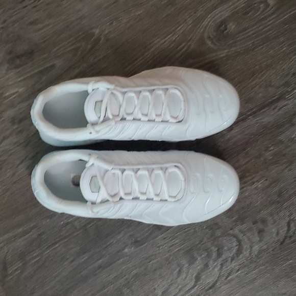 Nike Air Max Plus - Picture 2 of 6